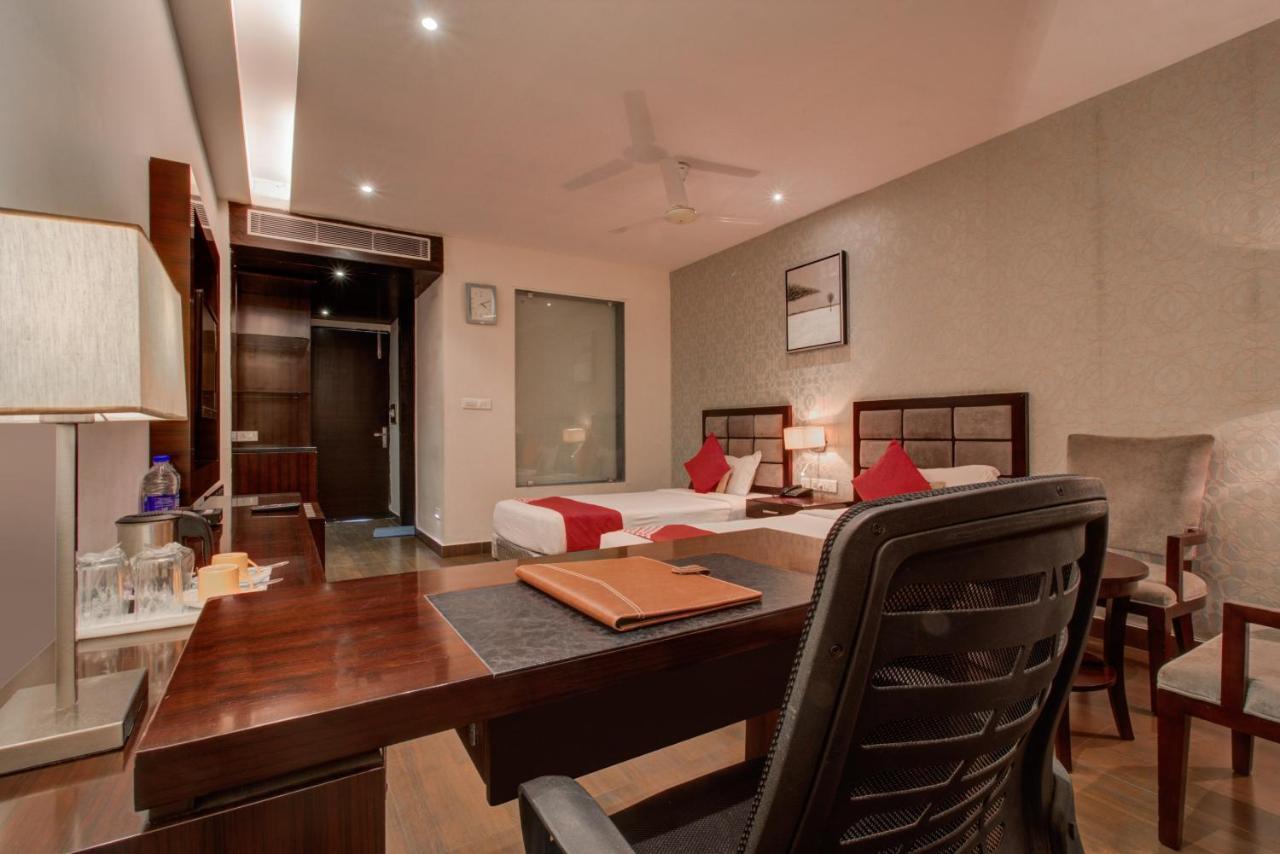 Oyo 3575 The Wave International Hotell Jamshedpur Exteriör bild