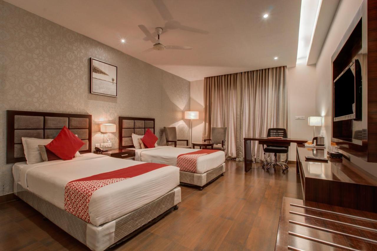 Oyo 3575 The Wave International Hotell Jamshedpur Exteriör bild