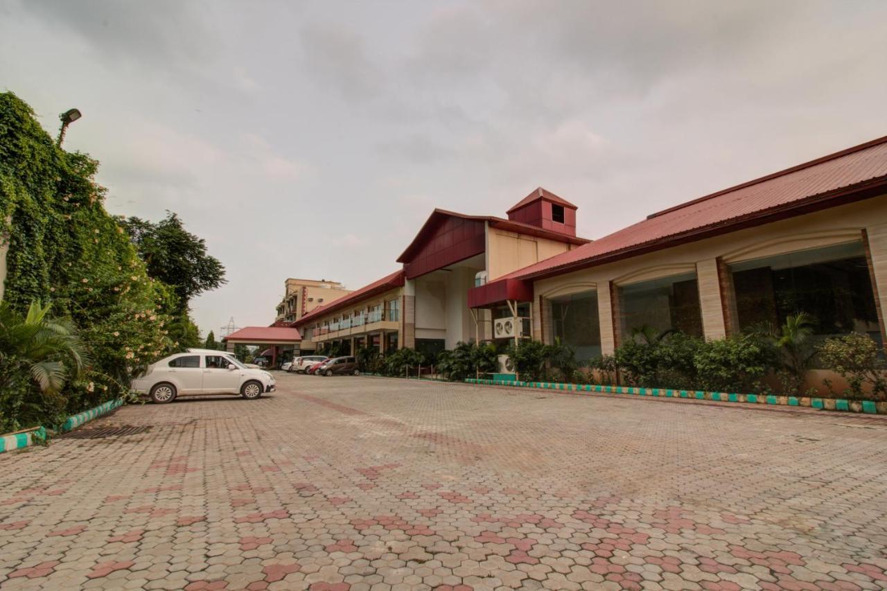 Oyo 3575 The Wave International Hotell Jamshedpur Exteriör bild