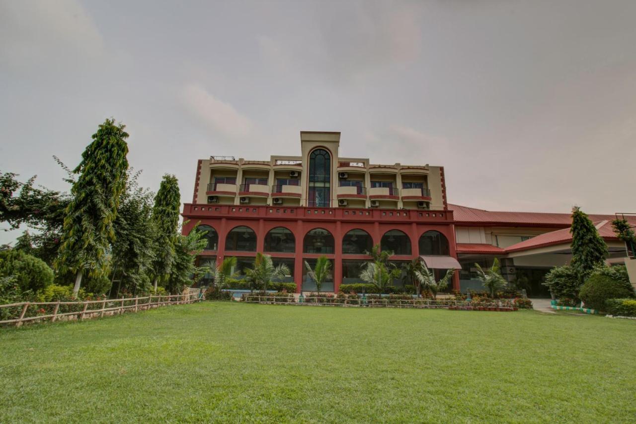 Oyo 3575 The Wave International Hotell Jamshedpur Exteriör bild