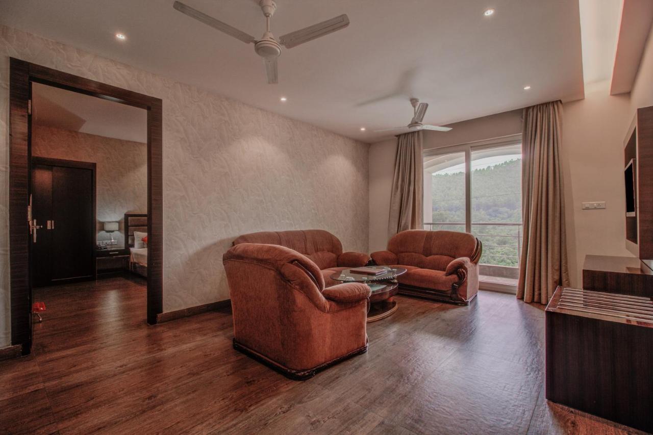 Oyo 3575 The Wave International Hotell Jamshedpur Exteriör bild