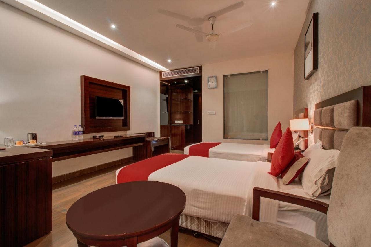 Oyo 3575 The Wave International Hotell Jamshedpur Exteriör bild